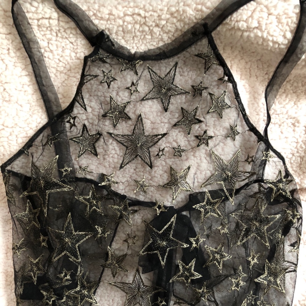 Mesh star tie tank top.